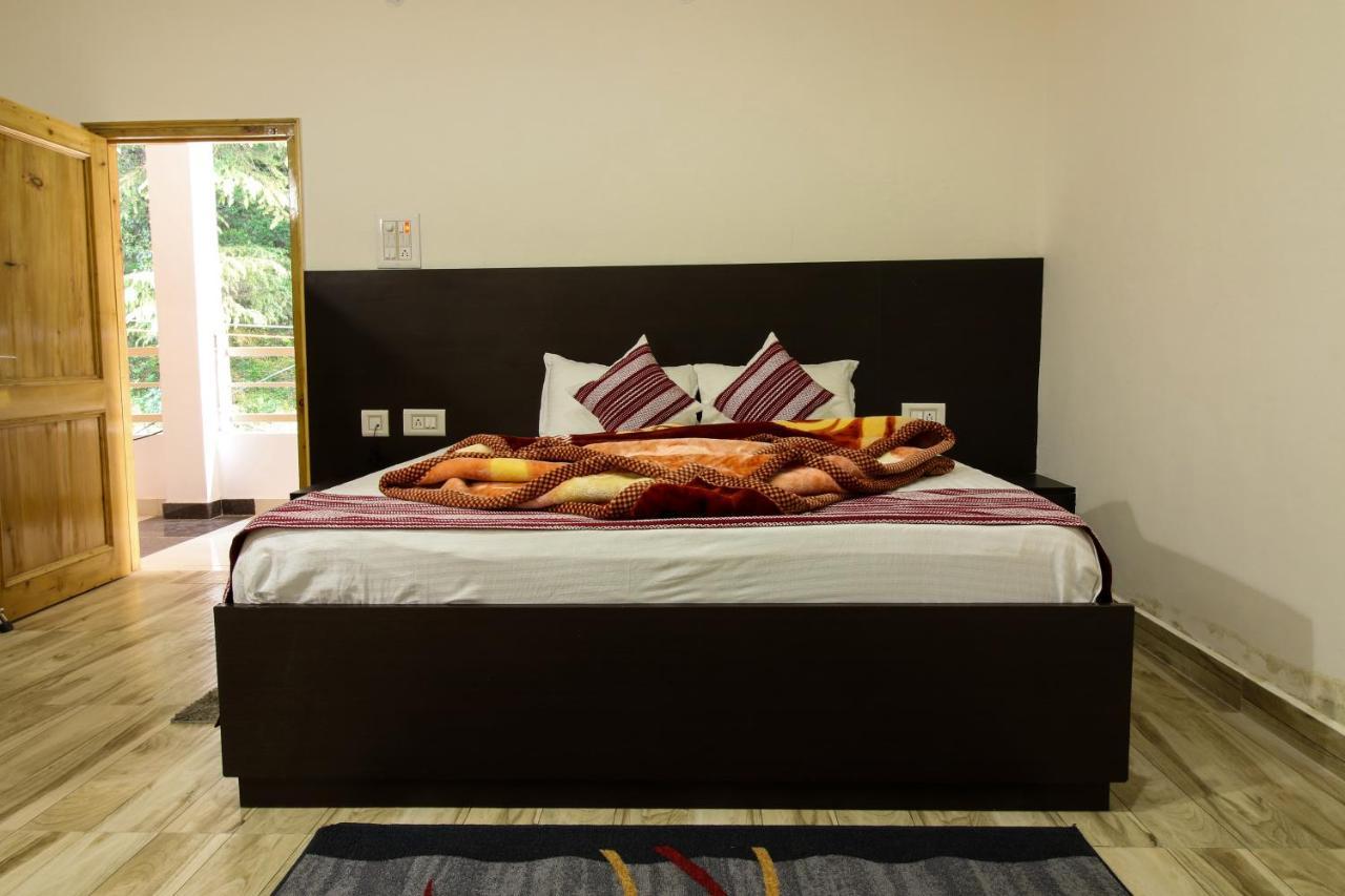 Chaman Vatika Hotel Kullu Bagian luar foto